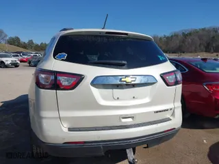 2015 Chevrolet Traverse LT with VIN 1GNKRGKD5FJ154463, listed as a IAAI auction lot 41781984 with 173,935 mi miles. Bid and sale history available at carsss.com. Image 16.