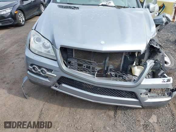 2011 Mercedes-Benz GL-Class GL 450 with VIN 4JGBF7BE2BA736553, listed as a IAAI auction lot 41316716 with Not Provided miles. Bid and sale history available at carsss.com. Image 13.