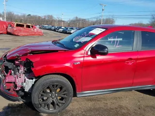 2019 Mitsubishi Outlander ES z VIN JA4AR3AU2KU020205, wystawiony jako IAAI lot #41591784 z przebiegiem 26 336 mil mil oraz . Historia ofert i sprzedaży dostępna na DreamBid. Obrazek 17.