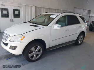 2011 Mercedes-Benz M-Class ML 350 with VIN 4JGBB5GB0BA667442, listed as a IAAI auction lot 39437525 with 117,338 mi miles. Bid and sale history available at carsss.com. Image 16.