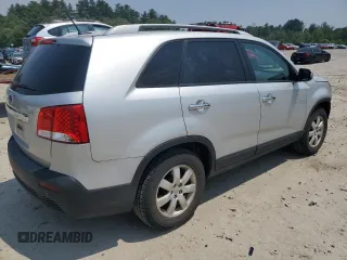 2012 Kia Sorento LX z VIN 5XYKT3A60CG200444, wystawiony jako Copart lot #60508715 z przebiegiem 47 935 mil mil oraz Czysty tytuł • Clean title. Historia ofert i sprzedaży dostępna na DreamBid. Obrazek 3.