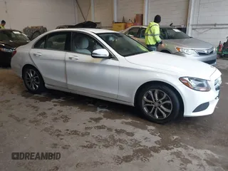 2016 Mercedes-Benz C 300 z VIN 55SWF4JB9GU146939, wystawiony jako IAAI lot #42346805 z przebiegiem 109 197 mil mil oraz . Historia ofert i sprzedaży dostępna na DreamBid. Obrazek 1.