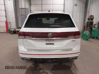 2024 Volkswagen Atlas SEL Premium R-Line z VIN 1V2FR2CA0RC507586, wystawiony jako IAAI lot #40921678 z przebiegiem 26 996 mil mil oraz . Historia ofert i sprzedaży dostępna na DreamBid. Obrazek 16.