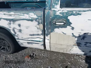 1998 Dodge Dakota SLT z VIN 1B7FL26X7WS586596, wystawiony jako IAAI lot #41745358 z przebiegiem 173 950 mil mil oraz . Historia ofert i sprzedaży dostępna na DreamBid. Obrazek 13.