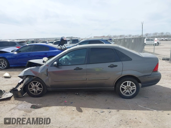 2004 Ford Focus ZTS with VIN 1FAFP38Z94W165483, listed as a IAAI auction lot 41775001 with 222,589 mi miles and . Bid and sale history available at carsss.com. Image 14.