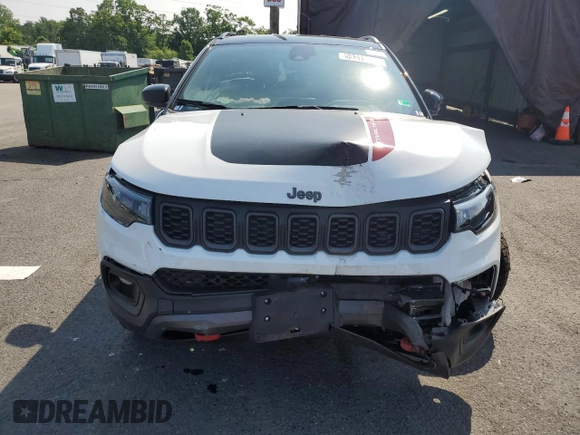 2025 Jeep Compass Trailhawk with VIN 3C4NJDDN6ST543200, listed as a Copart auction lot 59375975 with 5,222 mi miles and Clean title. Bid and sale history available at DreamBid. Image 5.