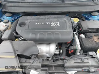 2018 Jeep Cherokee Latitude Tech Connect z VIN 1C4PJLCB0JD595520, wystawiony jako IAAI lot #42020413 z przebiegiem 79 910 mil mil oraz . Historia ofert i sprzedaży dostępna na DreamBid. Obrazek 10.