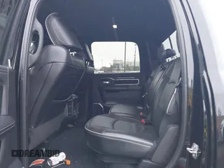 2022 Ram 2500 Laramie z VIN 3C6UR5FL2NG377414, wystawiony jako IAAI lot #41492443 z przebiegiem 100 477 mil mil oraz . Historia ofert i sprzedaży dostępna na DreamBid. Obrazek 8.