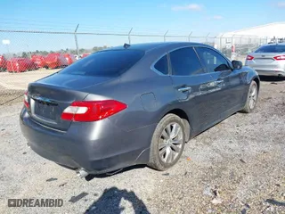 2013 Infiniti M37 with VIN JN1BY1AP0DM510398, listed as a IAAI auction lot 41621916 with 139,002 mi miles. Bid and sale history available at carsss.com. Image 4.