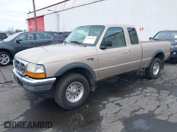 1998 Ford Ranger XL z VIN 1FTZR15X9WPA95795, wystawiony jako IAAI lot #41766181 z przebiegiem 351 532 mil mil oraz . Historia ofert i sprzedaży dostępna na DreamBid. Obrazek 2.