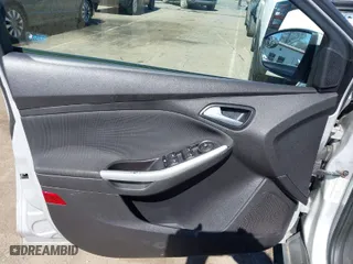 2013 Ford Focus SE with VIN 1FADP3F27DL205106, listed as a IAAI auction lot 41822373 with 187,439 mi miles. Bid and sale history available at carsss.com. Image 12.
