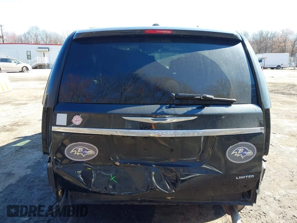 2016 Chrysler Town & Country Limited Platinum with VIN 2C4RC1GG8GR215892, listed as a IAAI auction lot 41779400 with 156,678 mi miles. Bid and sale history available at carsss.com. Image 16.
