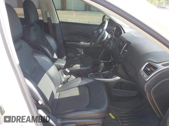 2017 Jeep Compass Latitude with VIN 3C4NJDBB3HT688695, listed as a IAAI auction lot 42197797 with 110,343 mi miles and . Bid and sale history available at DreamBid. Image 5.