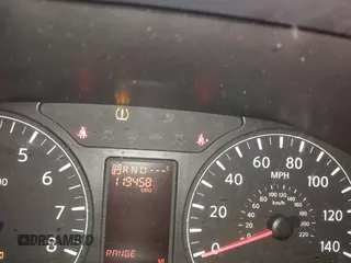 2019 Nissan NV Cargo SV z VIN 1N6BF0LY6KN810650, wystawiony jako IAAI lot #42322570 z przebiegiem 119 458 mil mil oraz . Historia ofert i sprzedaży dostępna na DreamBid. Obrazek 7.