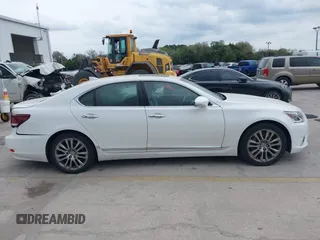 2015 Lexus LS with VIN JTHBL5EF3F5136885, listed as a IAAI auction lot 41611555 with 20,190 mi miles. Bid and sale history available at carsss.com. Image 13.