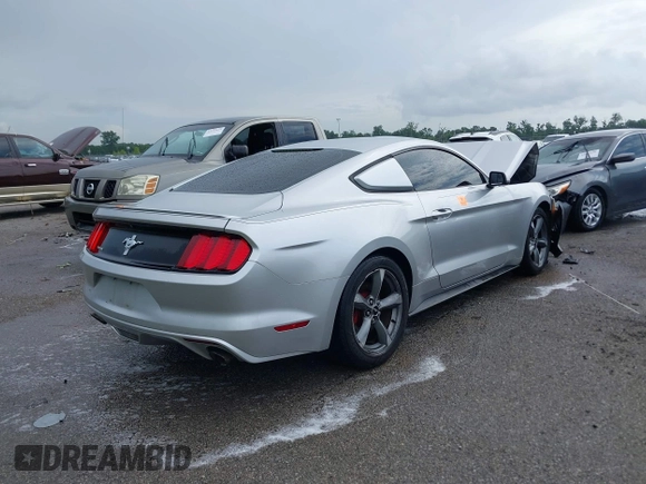 2016 Ford Mustang V6 с VIN 1FA6P8AM2G5321420, выставлен на аукционе IAAI как лот 42525170 с пробегом Не указан миль и . История ставок и продаж доступна на DreamBid. Изображение 4.