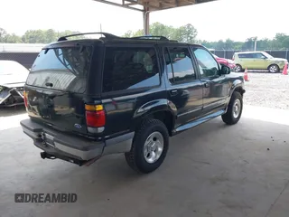 1997 Ford Explorer XLT с VIN 1FMDU35P3VUD53308, выставлен на аукционе IAAI как лот 42656628 с пробегом 138 493 миль миль и . История ставок и продаж доступна на DreamBid. Изображение 4.