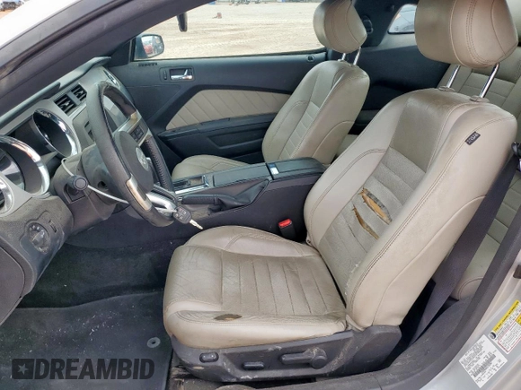 2014 Ford Mustang V6 with VIN 1ZVBP8AM6E5262861, listed as a Copart auction lot 62056095 with 196,946 mi miles and Salvage title. Bid and sale history available at DreamBid. Image 7.