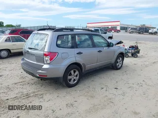 2011 Subaru Forester X z VIN JF2SHBBC7BH713665, wystawiony jako IAAI lot #42347723 z przebiegiem 193 414 mil mil oraz . Historia ofert i sprzedaży dostępna na DreamBid. Obrazek 4.