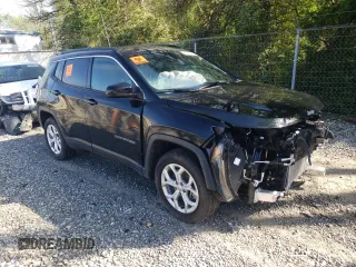 2024 Jeep Compass Latitude with VIN 3C4NJDBN7RT112068, listed as a Copart auction lot 55470495 with 3,292 mi miles and Salvage title. Bid and sale history available at DreamBid. Image 4.