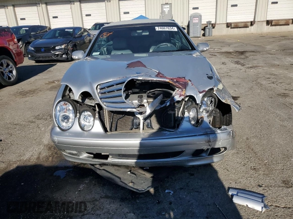 2002 Mercedes-Benz CLK 320/430 z VIN WDBLK65G32T120293, wystawiony jako Copart lot #74667634 z przebiegiem 145 957 mil mil oraz Szkoda całkowita • Salvage title. Historia ofert i sprzedaży dostępna na DreamBid. Obrazek 5.