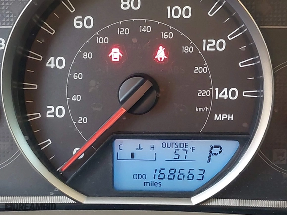 2015 Toyota RAV4 XLE with VIN JTMWFREV4FD069471, listed as a IAAI auction lot 41854384 with 168,663 mi miles. Bid and sale history available at carsss.com. Image 15.