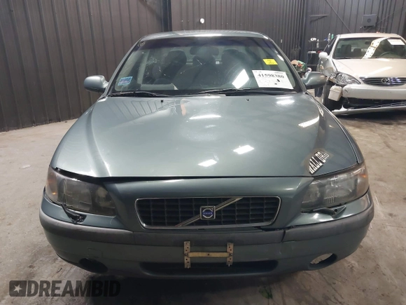 2001 Volvo S60 with VIN YV1RS61R412069484, listed as a IAAI auction lot 41598380 with 185,219 mi miles. Bid and sale history available at carsss.com. Image 12.