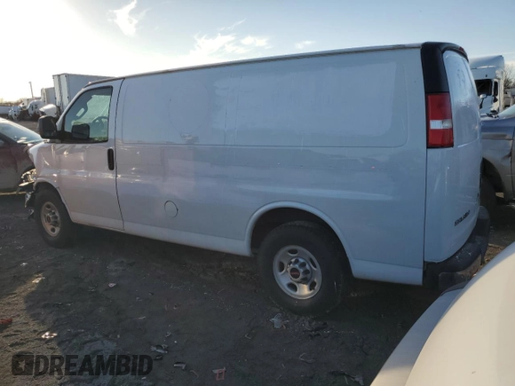 2017 GMC Savana Cargo z VIN 1GTZ7GFG4H1212146, wystawiony jako Copart lot #44348245 z przebiegiem 114 140 mil mil oraz Szkody całkowita. Historia ofert i sprzedaży dostępna na DreamBid. Obrazek 2.