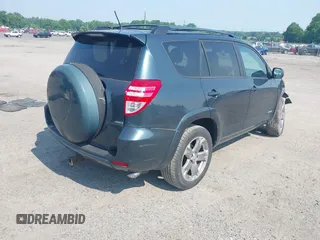 2010 Toyota RAV4 Sport z VIN 2T3RK4DV6AW026288, wystawiony jako IAAI lot #42470370 z przebiegiem 172 306 mil mil oraz . Historia ofert i sprzedaży dostępna na DreamBid. Obrazek 4.