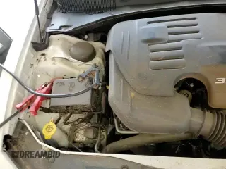 2020 Dodge Charger SXT z VIN 2C3CDXBG0LH183585, wystawiony jako Copart lot #70370565 z przebiegiem 44 961 mil mil oraz Szkoda całkowita • Salvage title. Historia ofert i sprzedaży dostępna na DreamBid. Obrazek 13.