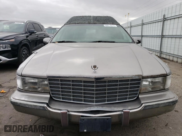 1995 Cadillac Fleetwood z VIN 1G6DW52P7SR707766, wystawiony jako Copart lot #88814915 z przebiegiem 140 958 mil mil oraz Czysty tytuł • Clean title. Historia ofert i sprzedaży dostępna na DreamBid. Obrazek 5.