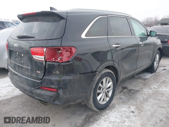 2017 Kia Sorento LX with VIN 5XYPGDA33HG288273, listed as a IAAI auction lot 41553468 with 116,362 mi miles. Bid and sale history available at carsss.com. Image 4.