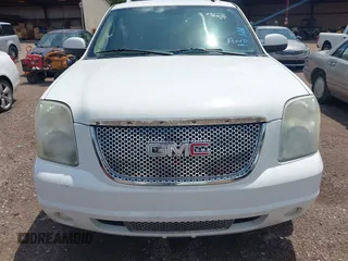 2008 GMC Yukon Denali z VIN 1GKFK63848J230708, wystawiony jako IAAI lot #42175206 z przebiegiem 208 589 mil mil oraz . Historia ofert i sprzedaży dostępna na DreamBid. Obrazek 12.