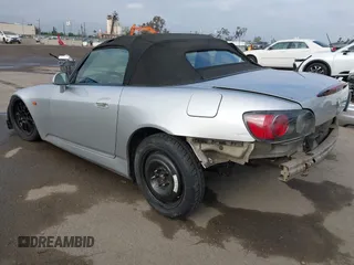 2002 Honda S2000 z VIN JHMAP11492T004927, wystawiony jako IAAI lot #42062377 z przebiegiem 117 612 mil mil oraz . Historia ofert i sprzedaży dostępna na DreamBid. Obrazek 3.