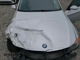 2006 BMW 3 Series 325i with VIN WBAVB13506KR59910, listed as a Copart auction lot 54754715 with 107,181 mi miles and Salvage title. Bid and sale history available at DreamBid. Image 11.