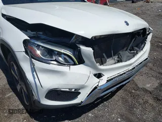 2019 Mercedes-Benz GLC 300 z VIN WDC0G4JB8KF594043, wystawiony jako IAAI lot #41999378 z przebiegiem 65 273 mil mil oraz . Historia ofert i sprzedaży dostępna na DreamBid. Obrazek 6.