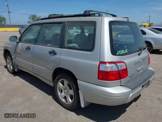 2001 Subaru Forester S w/Premium Pkg with VIN JF1SF65651H757251, listed as a IAAI auction lot 42101284 with 212,856 mi miles. Bid and sale history available at carsss.com. Image 3.