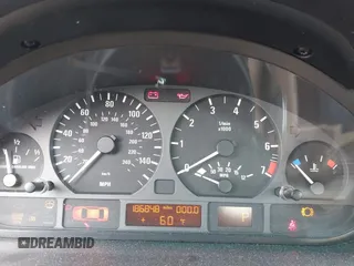 2004 BMW 3 Series 325i with VIN WBAET37424NJ96343, listed as a IAAI auction lot 41721056 with 186,848 mi miles. Bid and sale history available at carsss.com. Image 7.