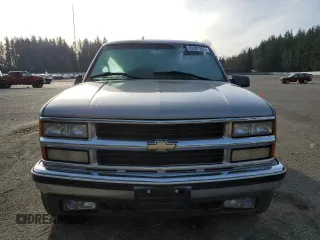 1999 Chevrolet Suburban with VIN 1GNGK26J9XJ518169, listed as a Copart auction lot 89381325 with 53,435 mi miles and Salvage Title. Bid and sale history available at carsss.com. Image 5.