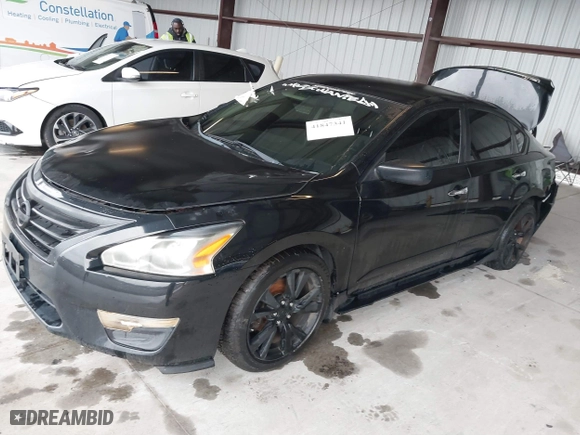 2015 Nissan Altima 2.5 with VIN 1N4AL3AP3FC129971, listed as a IAAI auction lot 41847341 with 175,711 mi miles. Bid and sale history available at carsss.com. Image 2.