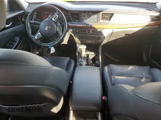 2017 Kia Cadenza Premium with VIN KNALB4J15H5039457, listed as a Copart auction lot 85869424 with 160,922 mi miles and Clean Title. Bid and sale history available at carsss.com. Image 8.