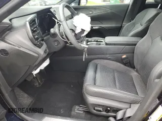 2024 Lexus RX 350 z VIN 2T2BAMCA2RC061866, wystawiony jako Copart lot #60959305 z przebiegiem 17 271 mil mil oraz Czysty tytuł • Clean title. Historia ofert i sprzedaży dostępna na DreamBid. Obrazek 7.