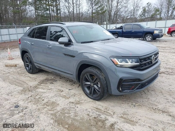 2021 Volkswagen Atlas Cross Sport 3.6L V6 SE w/Technology R-Line with VIN 1V2PE2CAXMC231037, listed as a IAAI auction lot 41380581 with 40,889 mi miles. Bid and sale history available at carsss.com. Image 1.