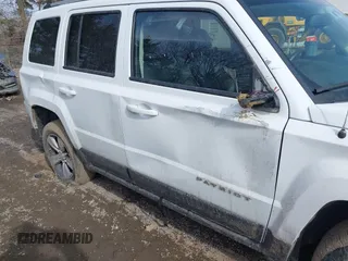 2016 Jeep Patriot Latitude with VIN 1C4NJPFA2GD562612, listed as a IAAI auction lot 41639913 with 120,823 mi miles and . Bid and sale history available at DreamBid. Image 6.