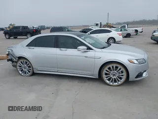 2017 Lincoln Continental Reserve with VIN 1LN6L9RP4H5624027, listed as a IAAI auction lot 41796172 with 33,100 mi miles. Bid and sale history available at carsss.com. Image 14.