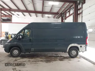 2018 Ram ProMaster Cargo z VIN 3C6TRVDG2JE160937, wystawiony jako IAAI lot #41654742 z przebiegiem 206 731 mil mil oraz . Historia ofert i sprzedaży dostępna na DreamBid. Obrazek 14.