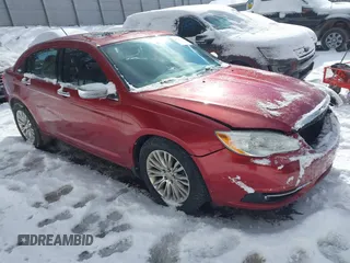 2012 Chrysler 200 Limited with VIN 1C3CCBCG3CN109363, listed as a IAAI auction lot 41591183 with 127,563 mi miles and . Bid and sale history available at DreamBid. Image 1.