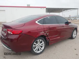 2015 Chrysler 200 Limited z VIN 1C3CCCAB6FN727715, wystawiony jako IAAI lot #41793423 z przebiegiem 146 503 mil mil oraz . Historia ofert i sprzedaży dostępna na DreamBid. Obrazek 12.