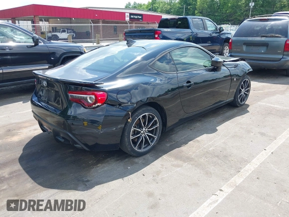 2017 Toyota 86 z VIN JF1ZNAA18H9701713, wystawiony jako IAAI lot #42285272 z przebiegiem 34 829 mil mil oraz . Historia ofert i sprzedaży dostępna na DreamBid. Obrazek 4.