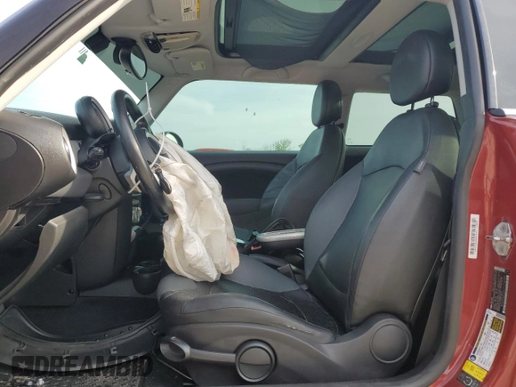 2007 MINI Hardtop with VIN WMWMF33577TT52975, listed as a Copart auction lot 53909855 with 127,325 mi miles and Salvage title. Bid and sale history available at DreamBid. Image 7.